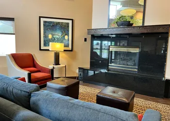 Comfort Suites Louisville East hotel thumbnail 2