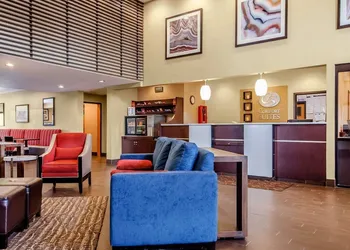 Comfort Suites Louisville East hotel thumbnail 4