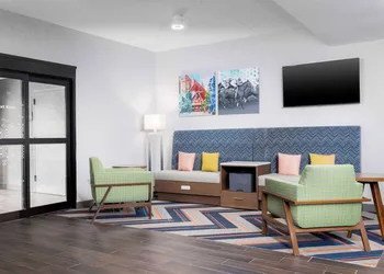 Hampton Inn Louisville-Airport hotel thumbnail 2