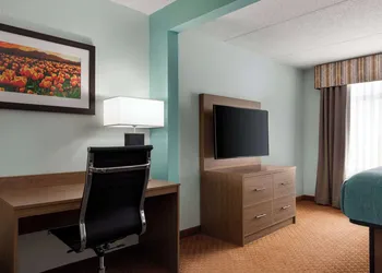 Wingate by Wyndham Louisville East hotel thumbnail 6