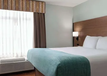 Wingate by Wyndham Louisville East hotel thumbnail 7