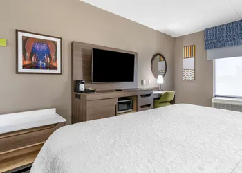 Hampton Inn & Suites Louisville East hotel thumbnail 7