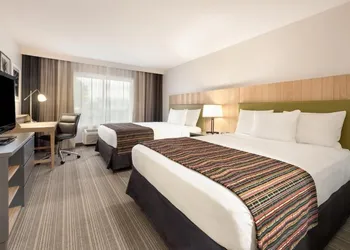 Country Inn & Suites by Radisson, Chippewa Falls, WI hotel thumbnail 5