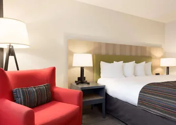 Country Inn & Suites by Radisson, Chippewa Falls, WI hotel thumbnail 8