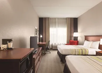 Country Inn & Suites by Radisson, Willmar, MN hotel thumbnail 4