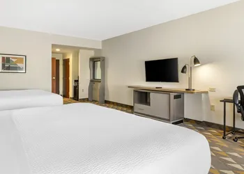 Holiday Inn Louisville Airport South by IHG hotel thumbnail 8