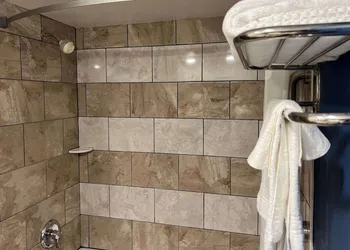 Quality Inn & Suites Louisville East hotel thumbnail 4