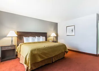 Quality Inn & Suites University/Airport hotel thumbnail 7