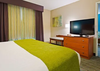 Best Western Plus Menomonie Inn & Suites hotel thumbnail 5