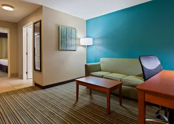 Best Western Plus Menomonie Inn & Suites hotel thumbnail 8