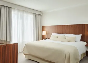 InterContinental Suites Hotel Cleveland by IHG hotel thumbnail 6