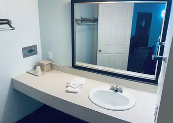 Executive Inn hotel thumbnail 6
