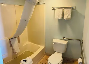 Executive Inn hotel thumbnail 7
