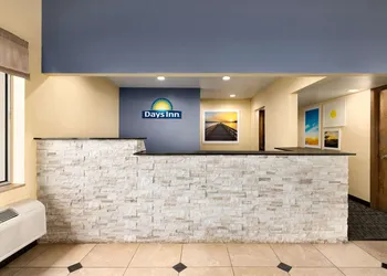 Days Inn by Wyndham Oak Ridge Knoxville hotel thumbnail 3