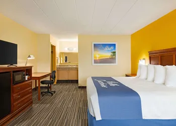 Days Inn by Wyndham Oak Ridge Knoxville hotel thumbnail 4