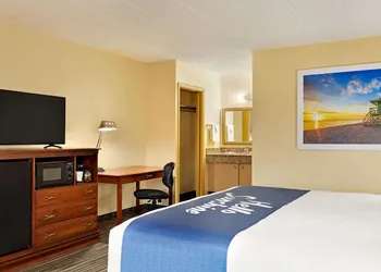 Days Inn by Wyndham Oak Ridge Knoxville hotel thumbnail 5