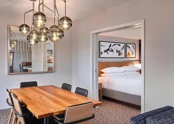 Delta Hotels by Marriott Calgary Downtown hotel thumbnail 8