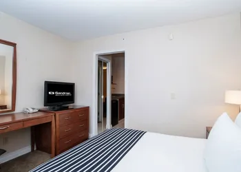 Sandman Hotels & Suites Calgary West hotel thumbnail 7