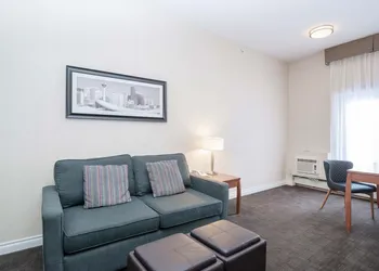 Sandman Hotels & Suites Calgary West hotel thumbnail 8