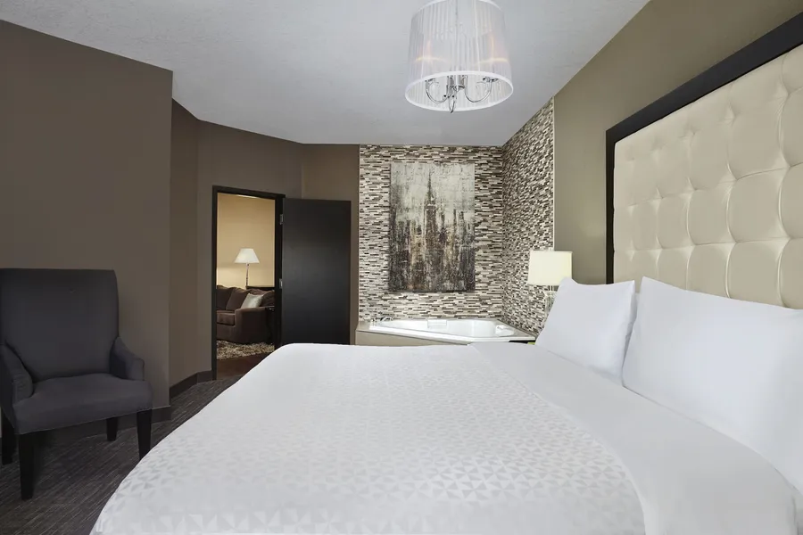 Four Points by Sheraton Hotel & Suites Calgary West hotel detail image 6