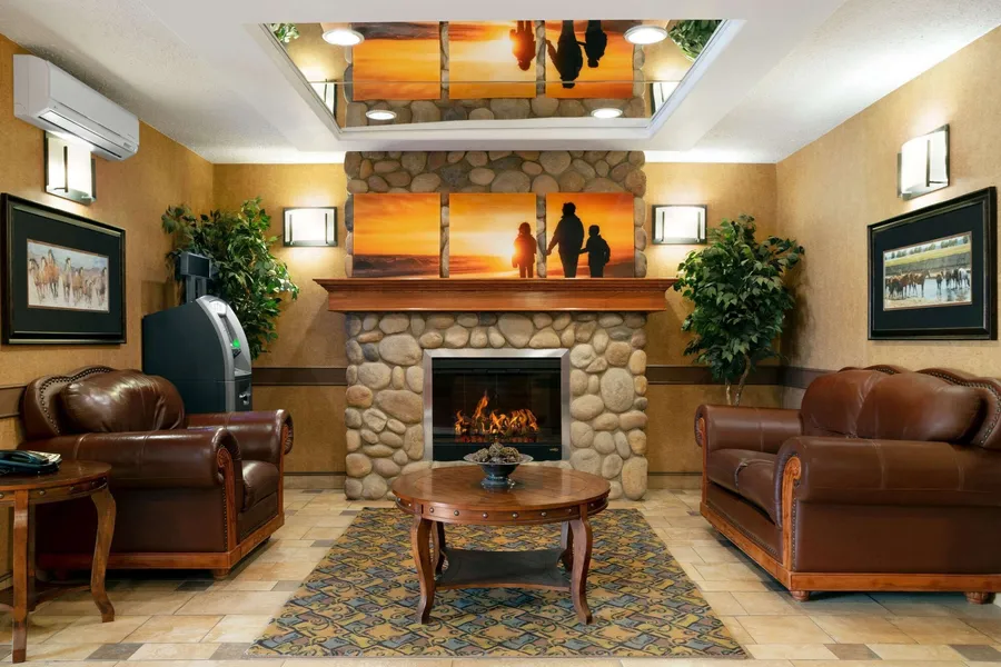 Days Inn & Suites by Wyndham Strathmore hotel detail image 2