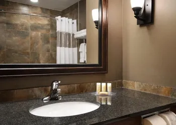 Days Inn & Suites by Wyndham Strathmore hotel thumbnail 8