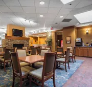 Econo Lodge Inn & Suites University hotel detail image 4