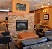 Econo Lodge Inn & Suites University hotel detail image 5