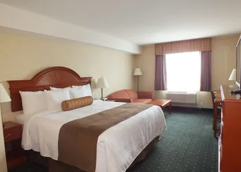 Travelodge by Wyndham Strathmore hotel thumbnail 4