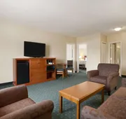 Travelodge by Wyndham Strathmore hotel detail image 7