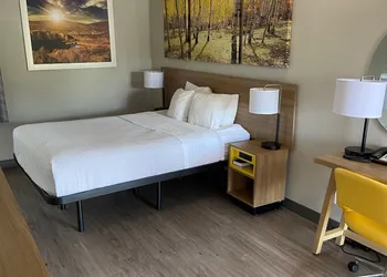 Days Inn by Wyndham Worland hotel thumbnail 8