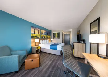 Days Inn by Wyndham Lathrop hotel thumbnail 4