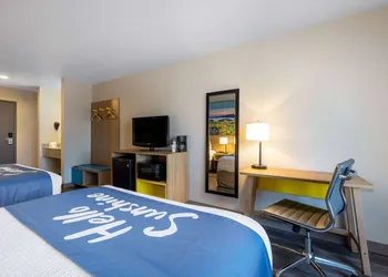 Days Inn by Wyndham Lathrop hotel thumbnail 8