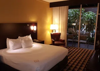 M Hotel Buffalo hotel thumbnail 6