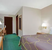 Super 8 by Wyndham Kenmore/Buffalo/Niagara Falls Area hotel detail image 7