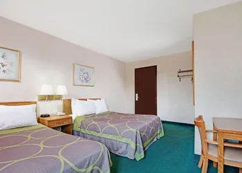 Super 8 by Wyndham Kenmore/Buffalo/Niagara Falls Area hotel thumbnail 8