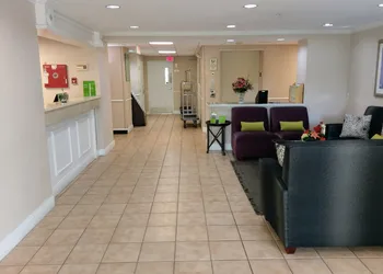 La Quinta Inn & Suites by Wyndham Melbourne Viera hotel thumbnail 2