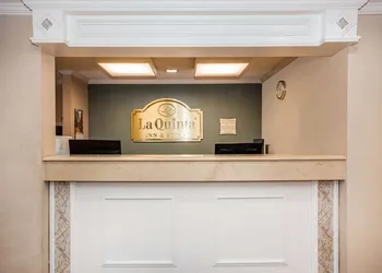 La Quinta Inn & Suites by Wyndham Melbourne Viera hotel thumbnail 3