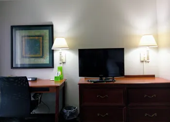 La Quinta Inn & Suites by Wyndham Melbourne Viera hotel thumbnail 6