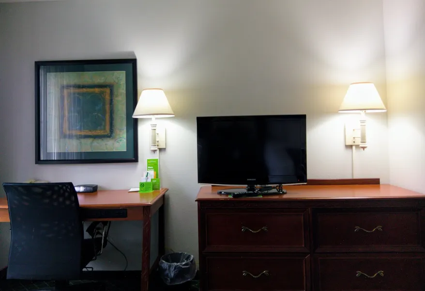La Quinta Inn & Suites by Wyndham Melbourne Viera hotel detail image 6