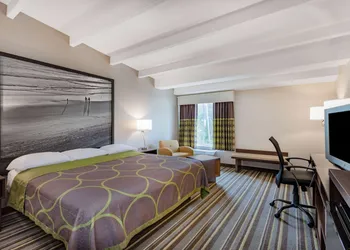 Super 8 by Wyndham Melbourne hotel thumbnail 5