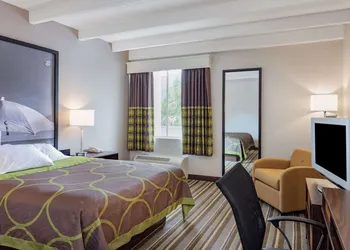 Super 8 by Wyndham Melbourne hotel thumbnail 8