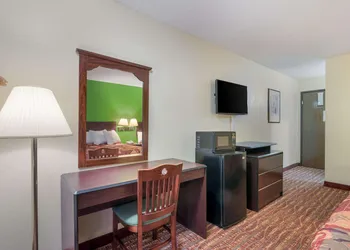 Rodeway Inn Benton hotel thumbnail 5