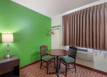Rodeway Inn Benton hotel thumbnail 6