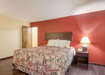 Rodeway Inn Benton hotel thumbnail 7
