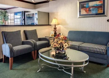 Econo Lodge Inn & Suites El Paso West hotel thumbnail 3