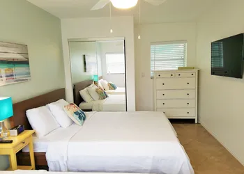 St Pete Beach Suites hotel thumbnail 3