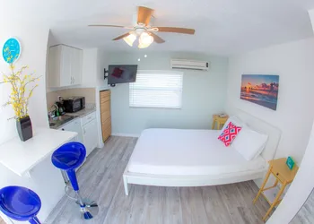 St Pete Beach Suites hotel thumbnail 4