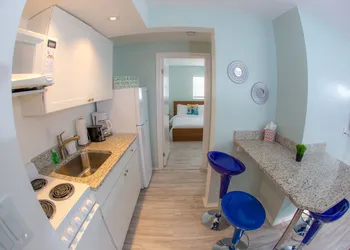 St Pete Beach Suites hotel thumbnail 7