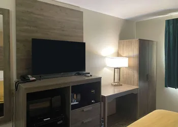 Quality Inn Albuquerque East I-40 Juan Tabo Exit hotel thumbnail 6